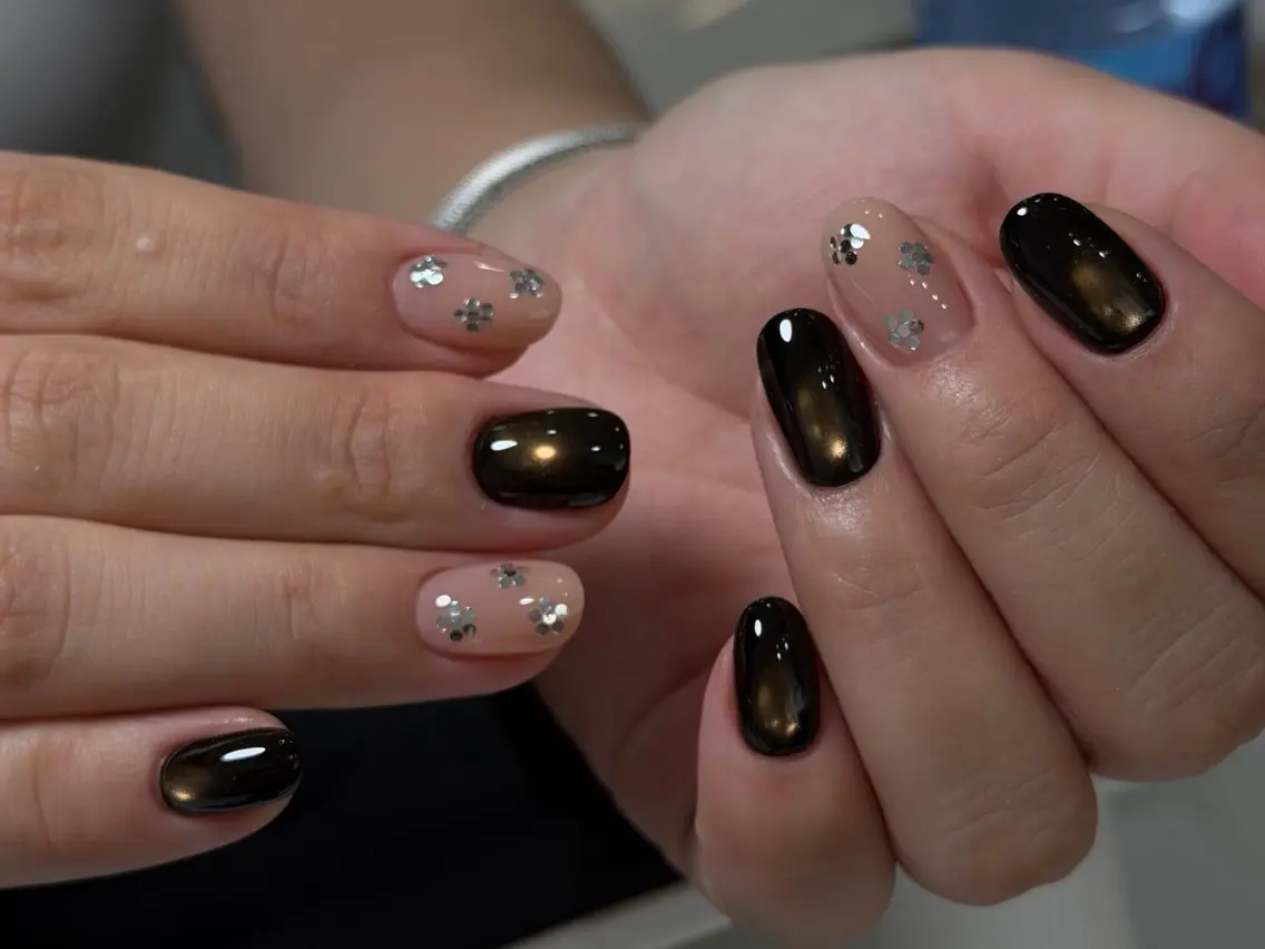 ネイル ブラウン フットネイル フレンチネイル グラデーション 氷ネイル・うるうるネイル ハンドネイル Mixx Nail_ Studioのネイルデザイン