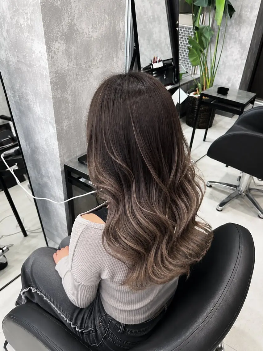 ロング カラー 隈﨑 璃音のヘアスタイル