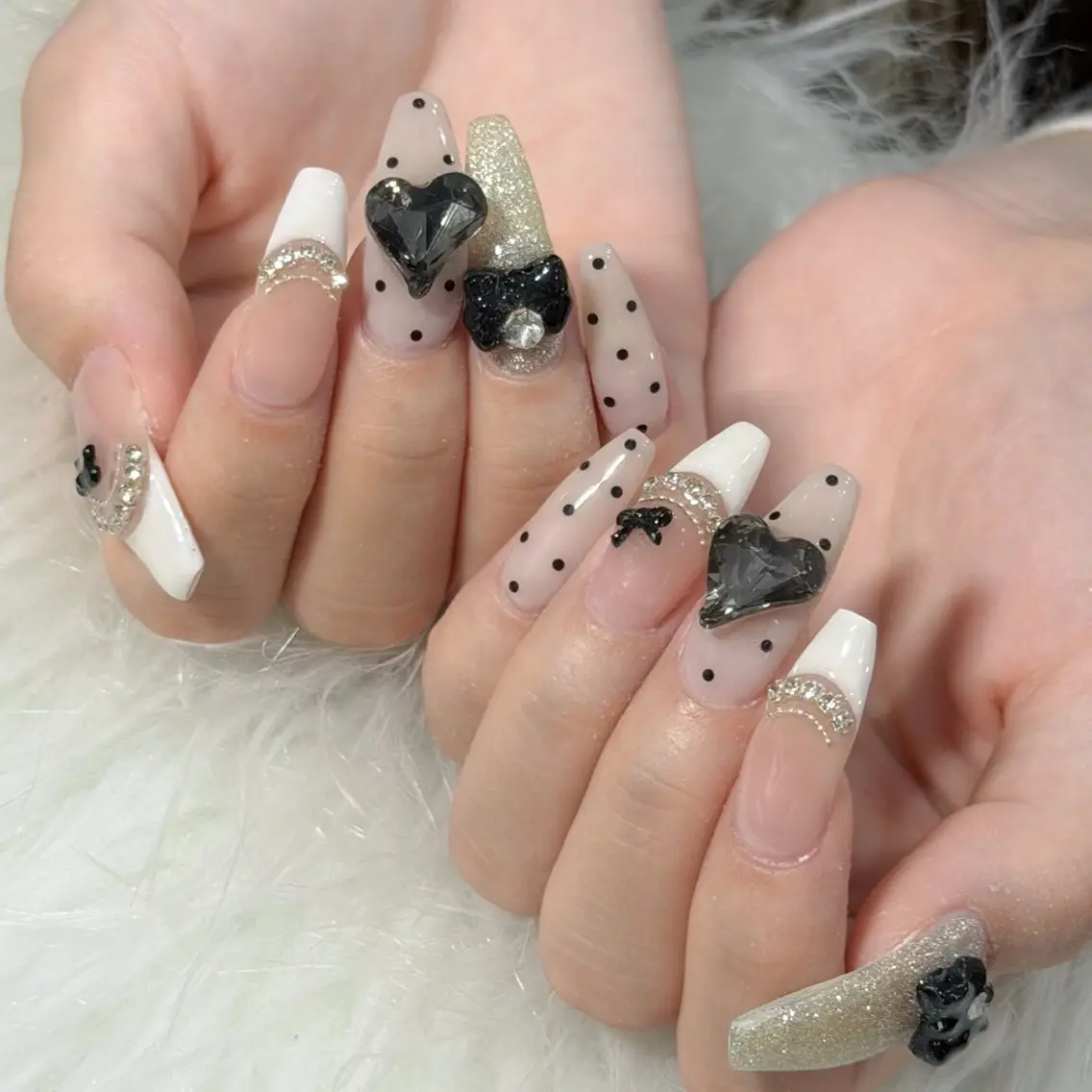 ネイル ハンドネイル フットネイル LAVISH nanamiのネイルデザイン