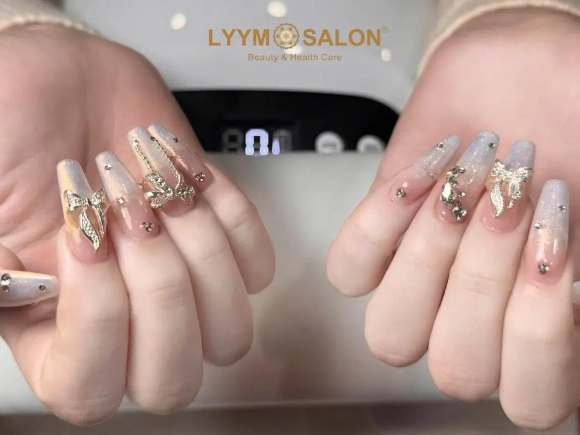 ネイル 韓国ネイル リボン シンプルネイル ストーンネイル ハンドネイル LYYM Salonのネイルデザイン