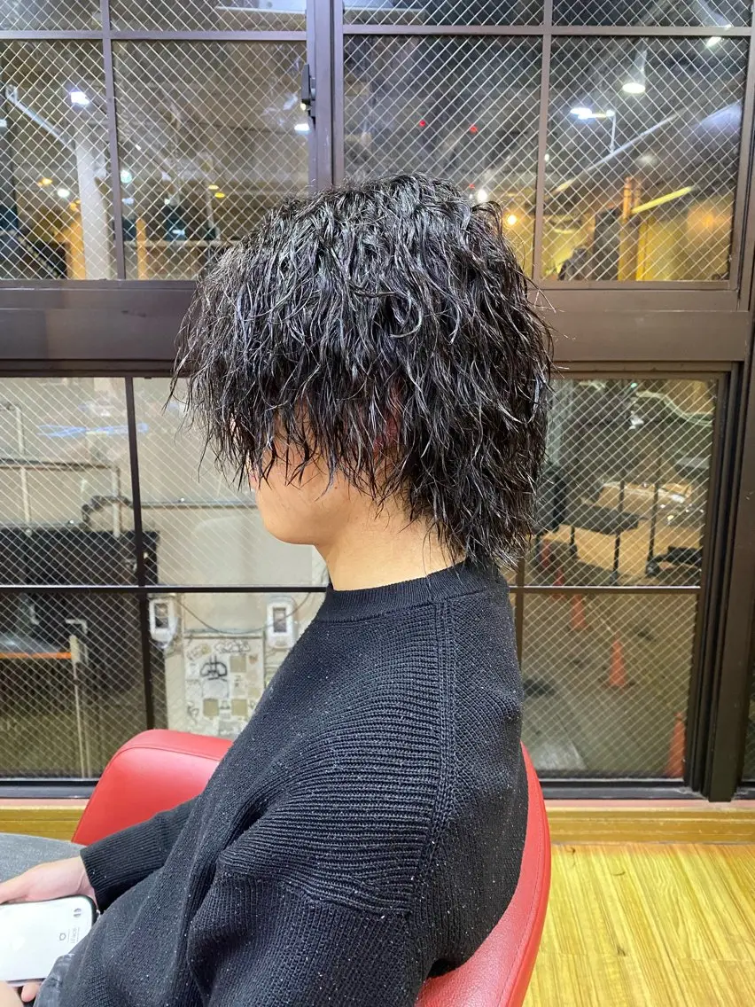 セミロング パーマ メンズ メンズパーマ メンズツイストパーマ セミロングパーマ ツイストパーマ メンズ特化 岸本 阪急六甲サロンドロイのヘアスタイル