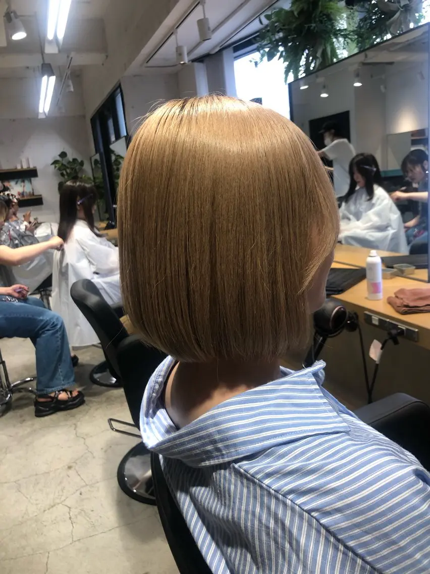 ショート カラー ブロンド ボブ ✨髪質改善ストレート ×ミニボブ✨萩原 翼のヘアスタイル
