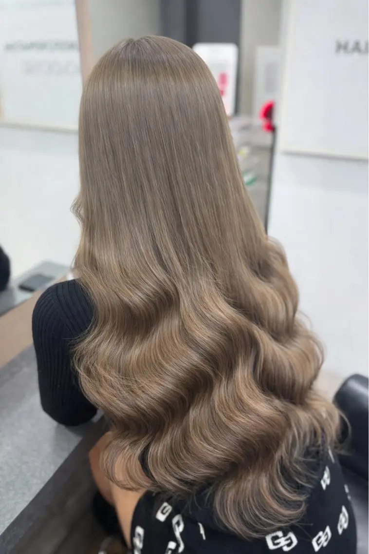 ロング カラー アッシュ アッシュブラウン ベージュカラー ブリーチ ブラウンカラー ヘアカラー エクステ 横浜/エクステ特化× 艶カラー/あいかのヘアスタイル
