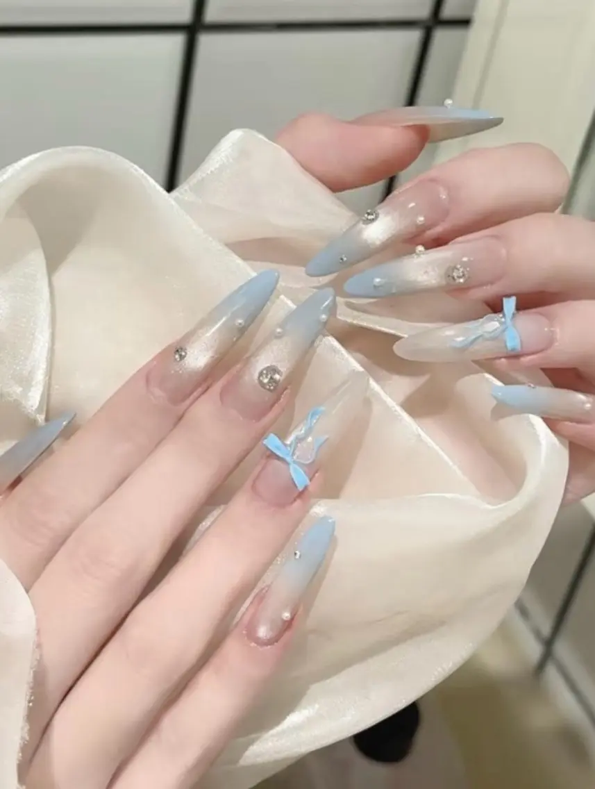 ネイル ハンドネイル H3 Nail Tsuki🦋💙のネイルデザイン