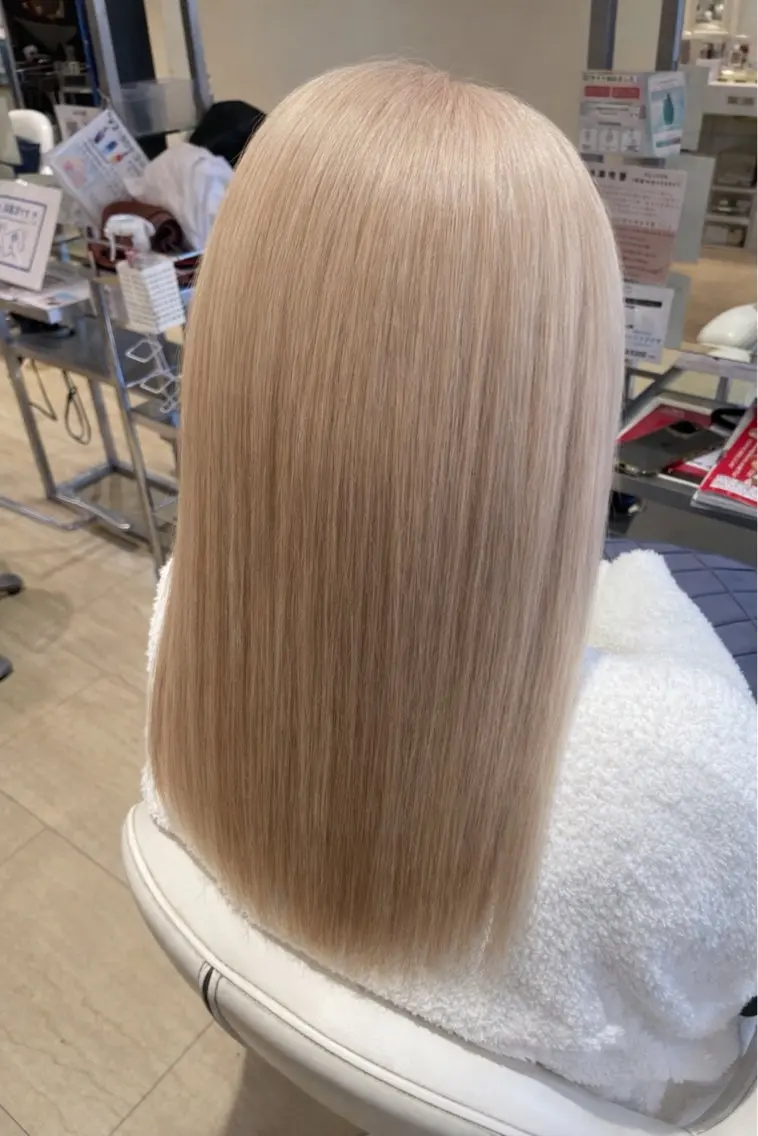 ロング カラー 蓮田 葵のヘアスタイル