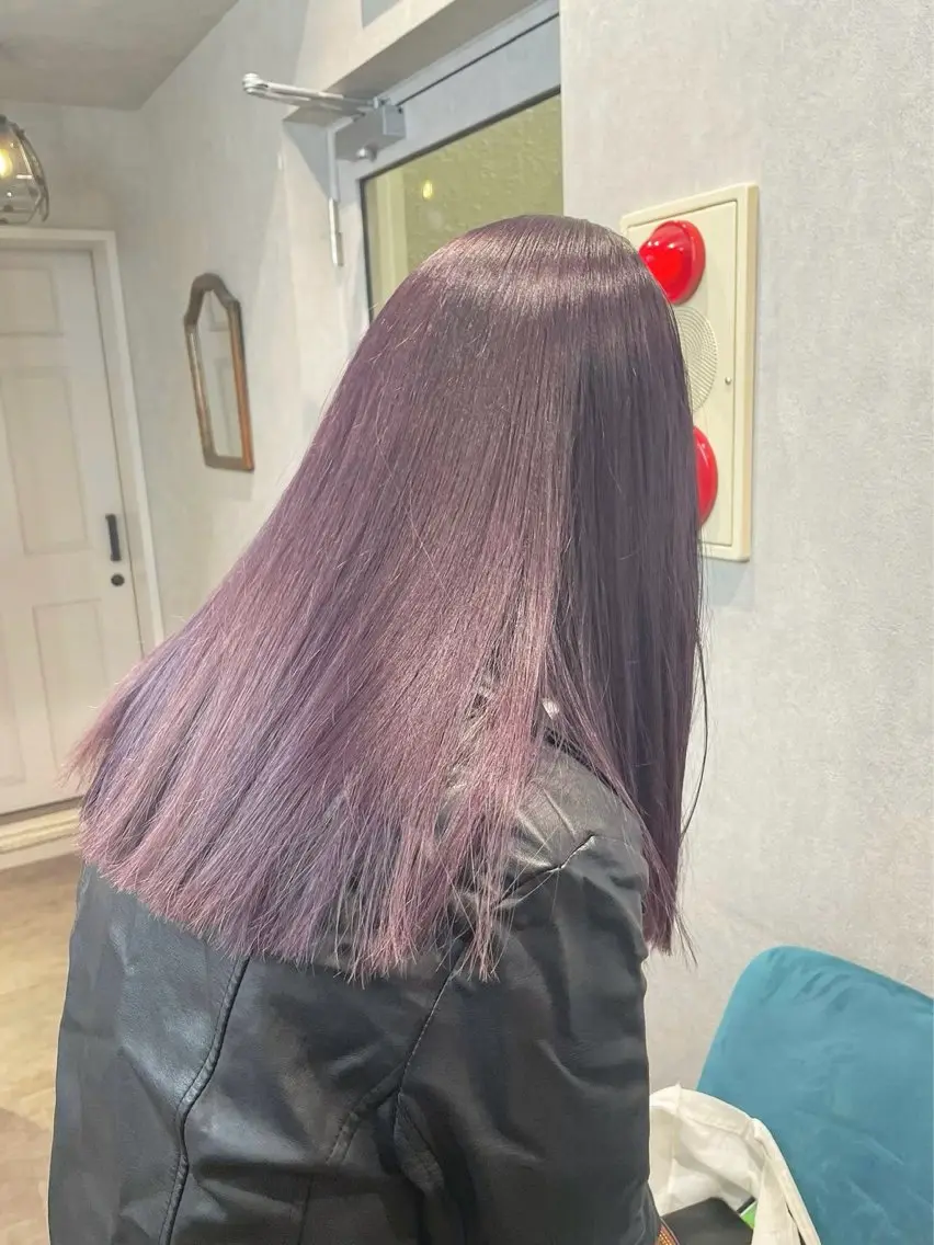 セミロング 顔周りカット ハイライト 髪質改善 韓国風ヘア 縮毛矯正 ヘアカラー 艶カラー／ハイトーン ミサキのヘアスタイル