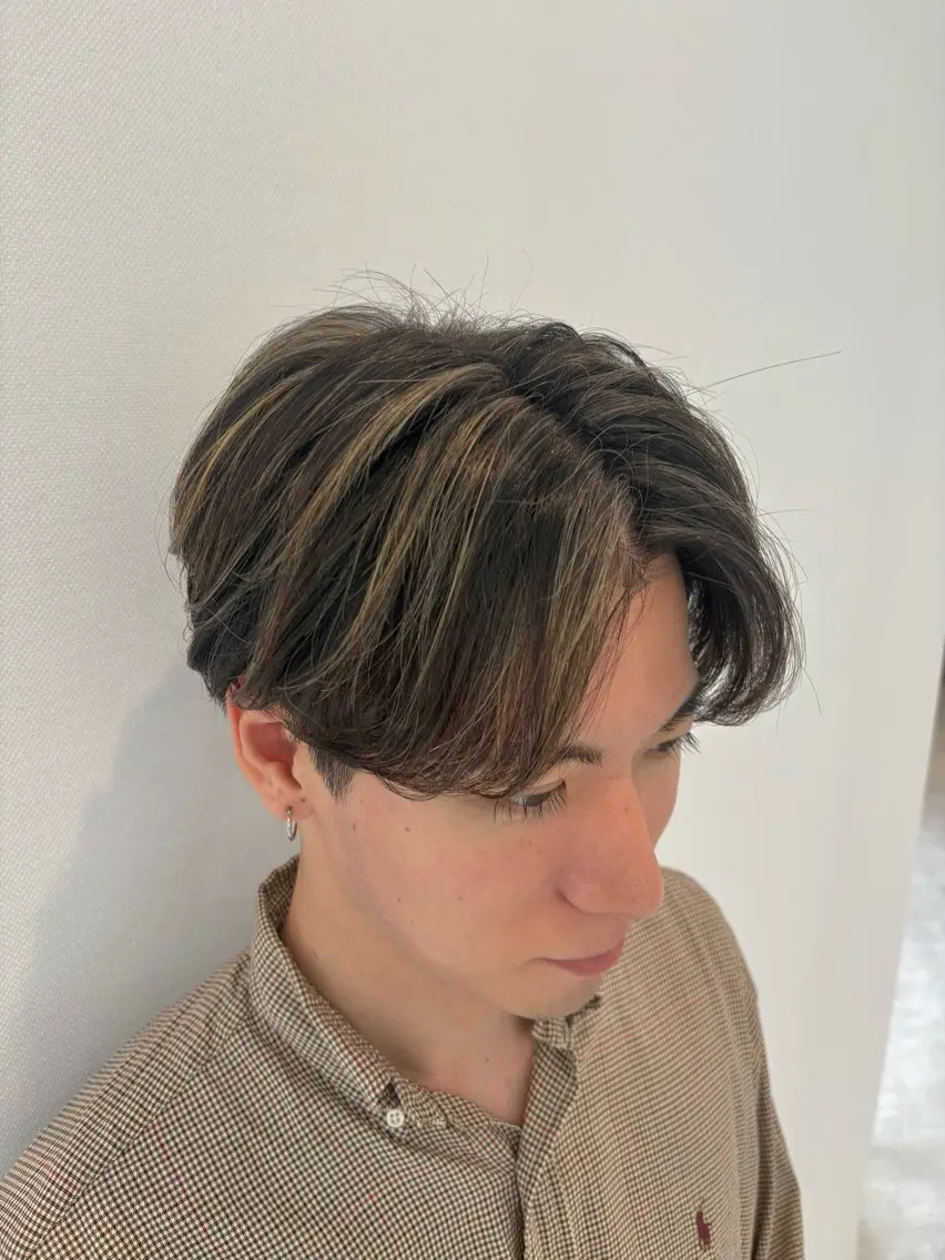 カラー メンズ moi Blanc/ Aoyagiのヘアスタイル