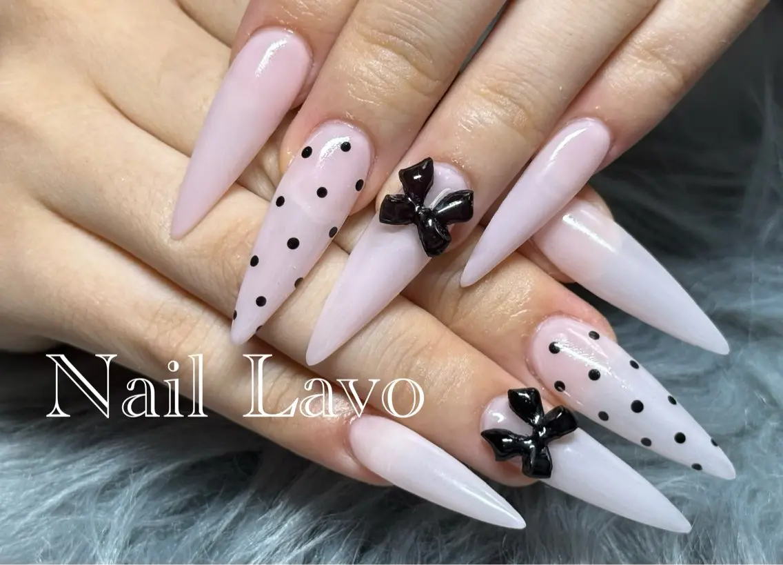 ネイル アートネイル ドット 韓国ネイル ワンカラーネイル リボン ハンドネイル Nail Lavoのネイルデザイン