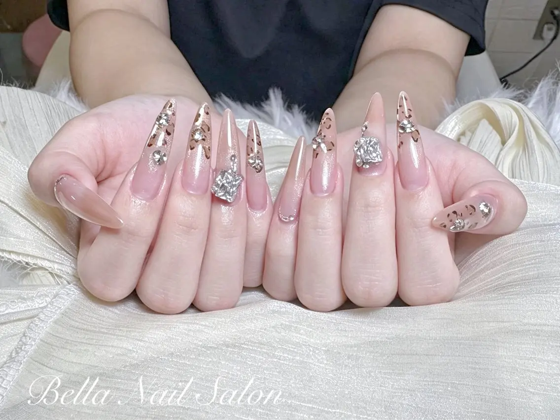 ネイル ハンドネイル Bella Nail Salonパラジェルのネイルデザイン