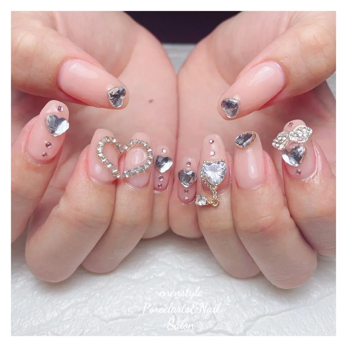 ミディアム ネイル 🐾enen style 🐾のネイルデザイン