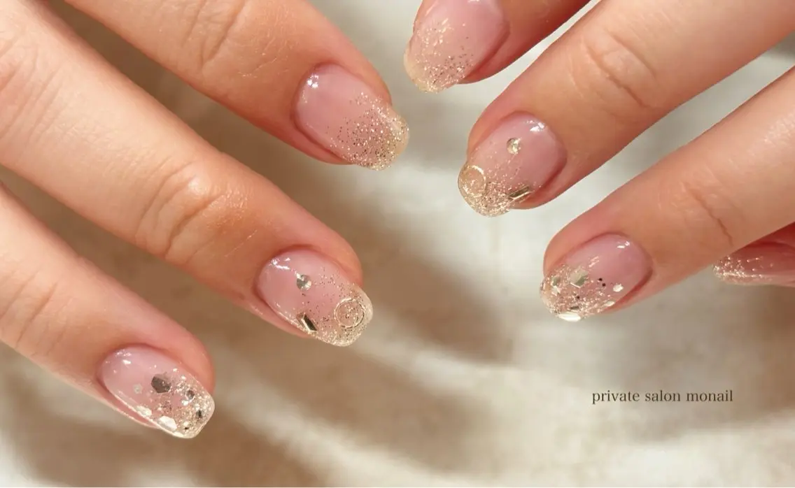 ネイル ラメ(グリッター) ラメグラデーション ストーンネイル ハンドネイル nail salon monailのネイルデザイン