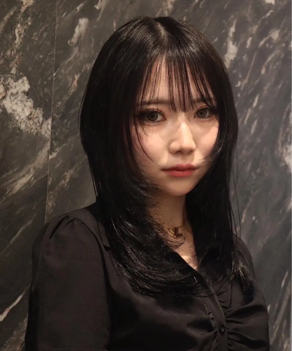 セミロング カラー レイヤー/ブリーチ iwamiya岩見谷のヘアスタイル