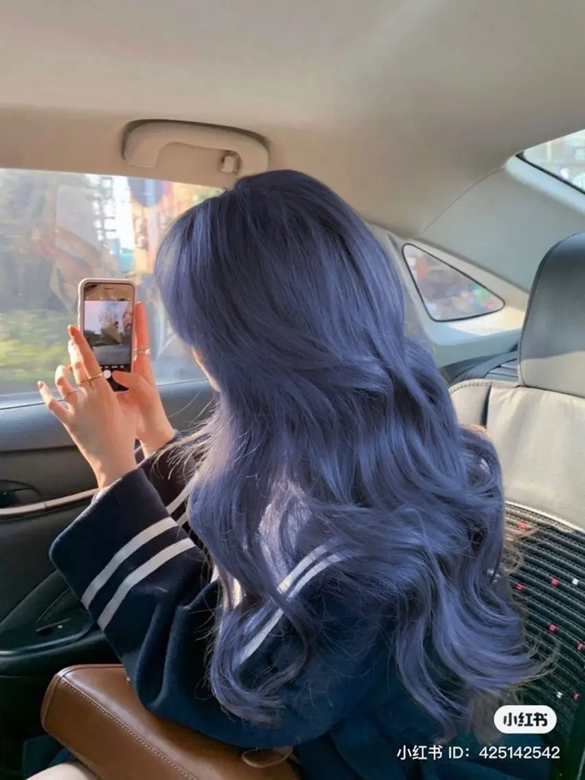 ロング カラー ブルーカラー ラベンダー💜 グレージュ🩶のヘアスタイル
