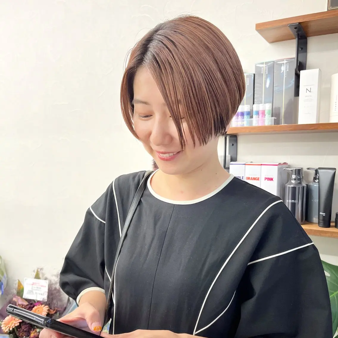 ショート カラー ハンサムショート ベージュカラー ブリーチ ブリーチなしカラー ピンクカラー カット ヘアカラー トリートメント 初めてのショート お任せください✂️のヘアスタイル