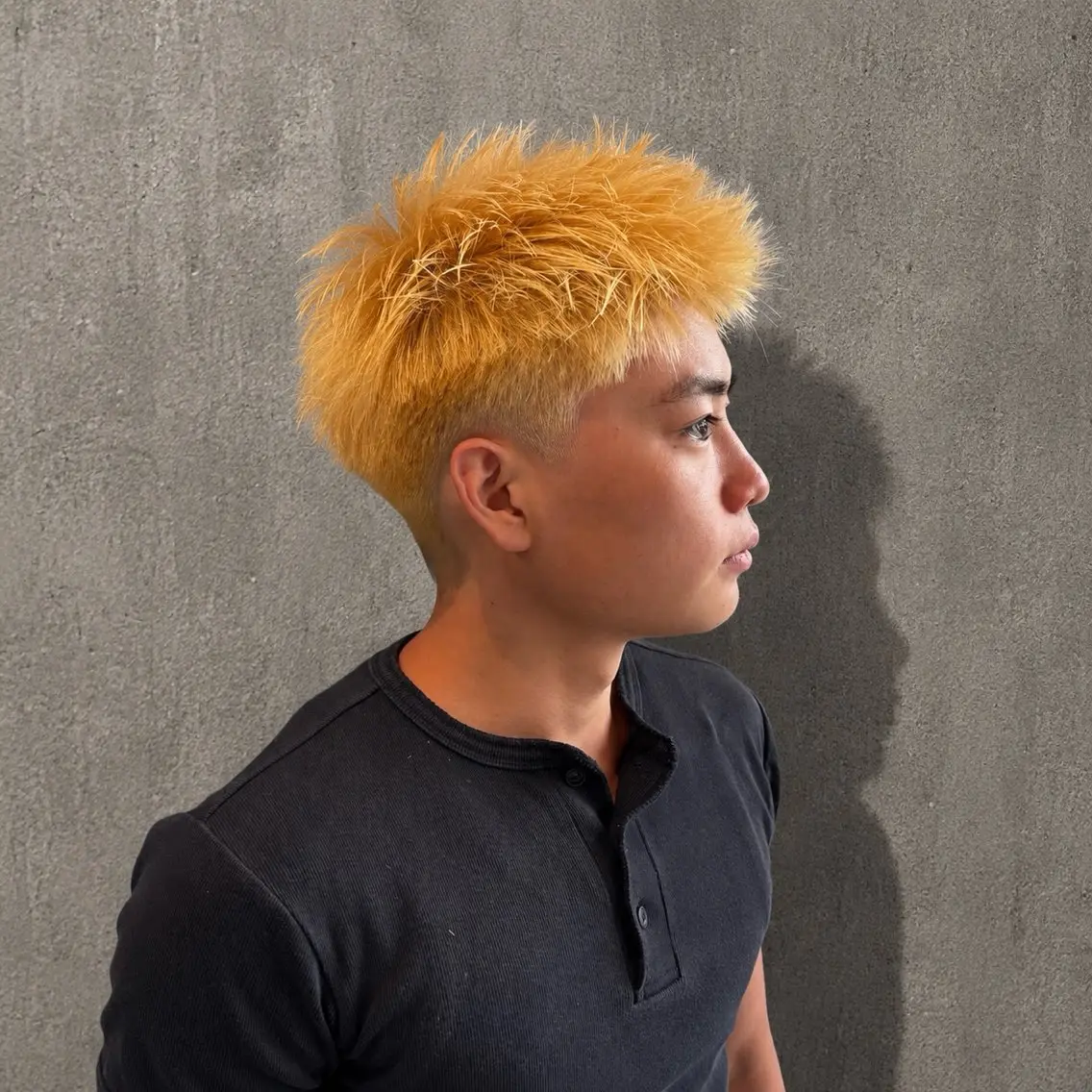 カラー メンズ 抜きっぱなしブロンド カット つだけん｜アクティブ ショート短髪特化のヘアスタイル