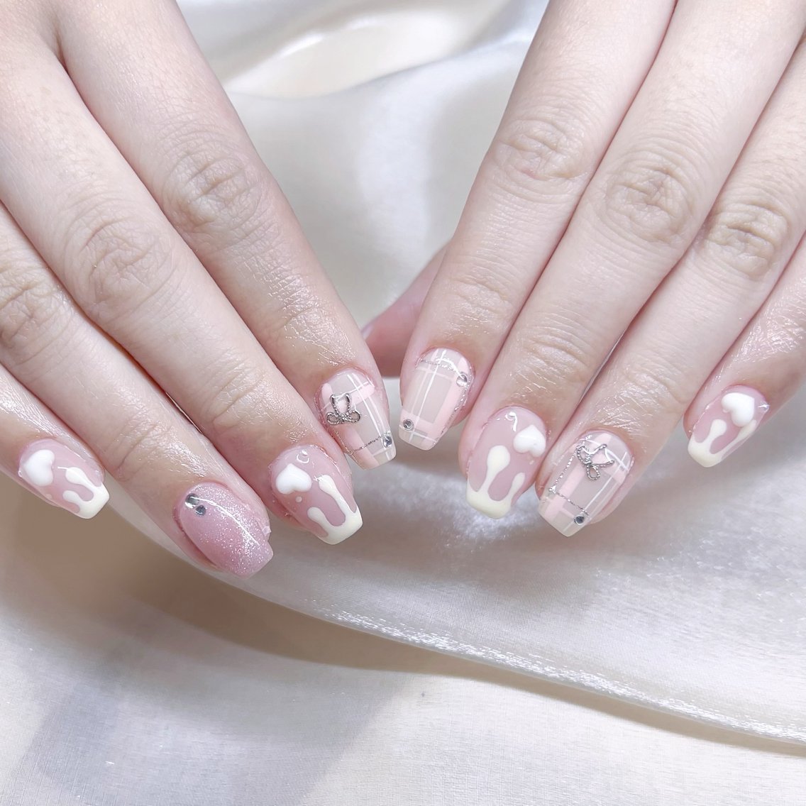 メンズ ネイル メンズ韓国風 アートネイル オーロラネイル ガーリー キラキラネイル ハンドネイル Nail salon 木にいるのネイルデザイン