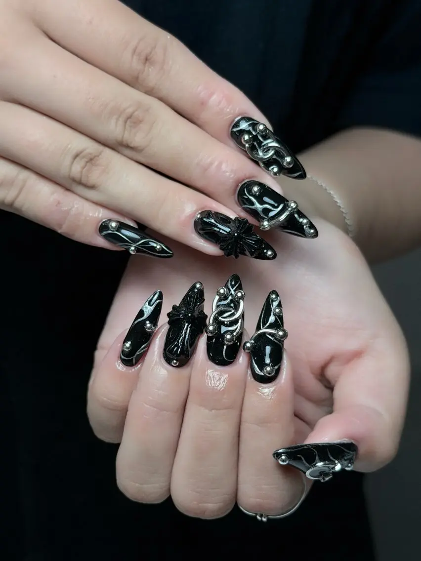 ネイル チークネイル ドット フレンチネイル グラデーション ハート ハンドネイル Julli NailStudioのネイルデザイン