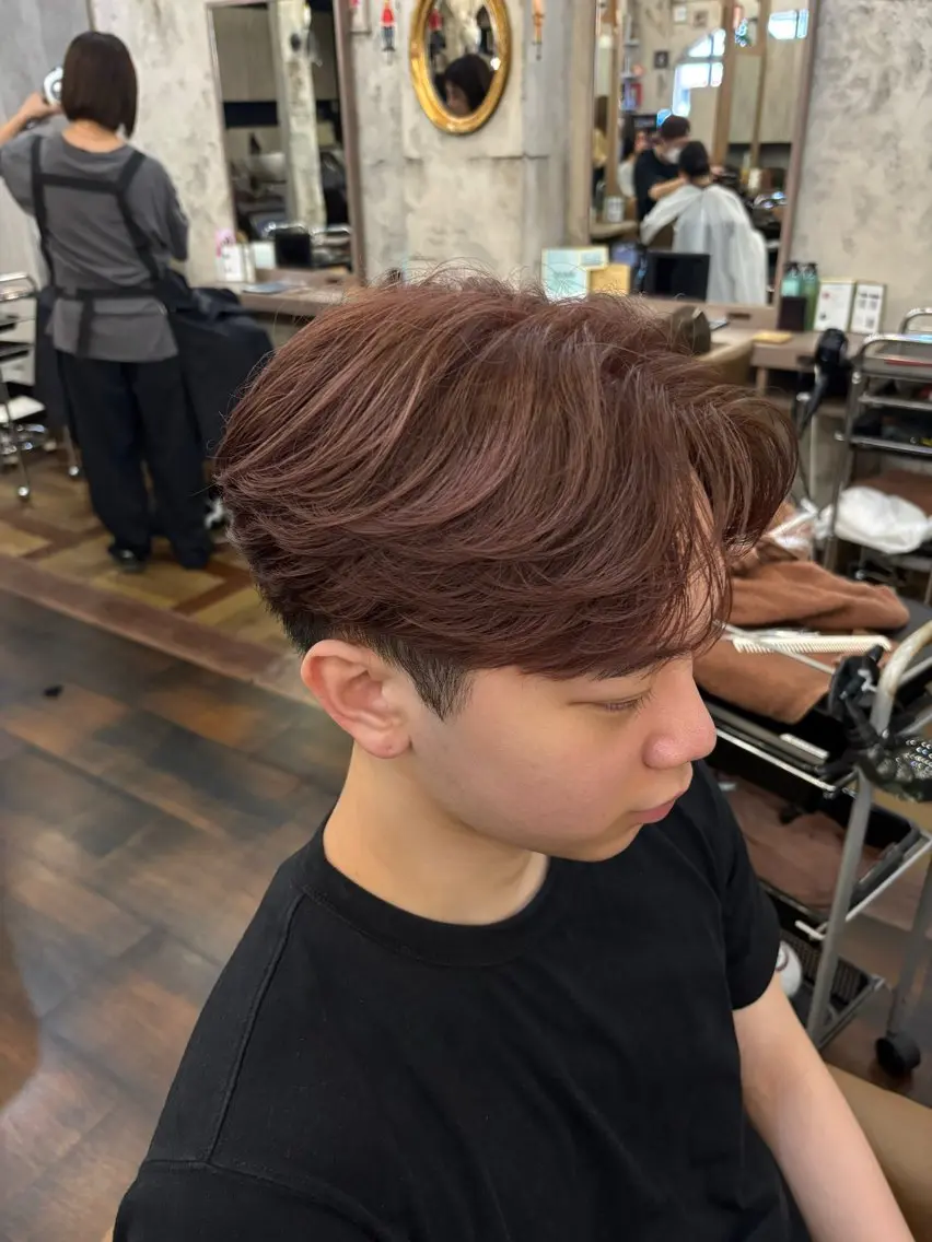 カラー メンズ ブラウンカラー ピンクカラー ヘアカラー トリートメント 透明感カラー / tsukasa𖥧のヘアスタイル