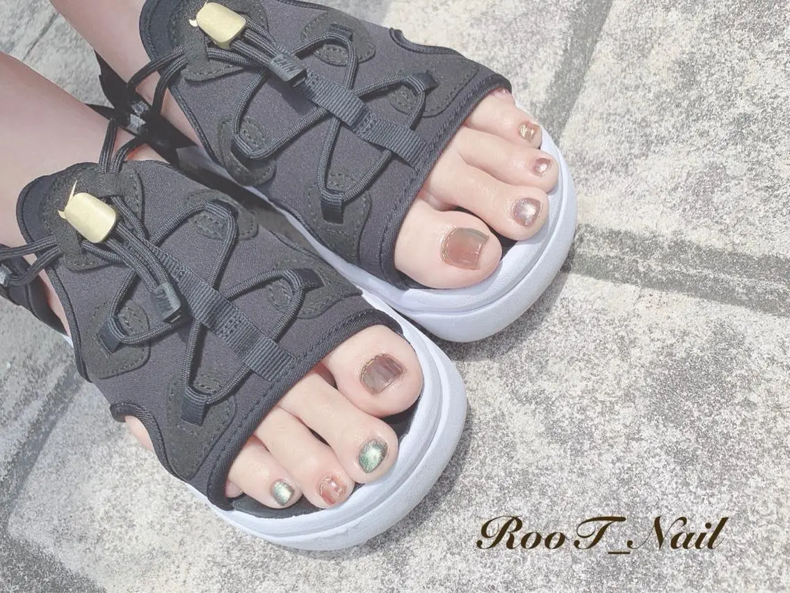 メンズ ネイル ニュアンスネイル フットネイル RooT Nailのネイルデザイン