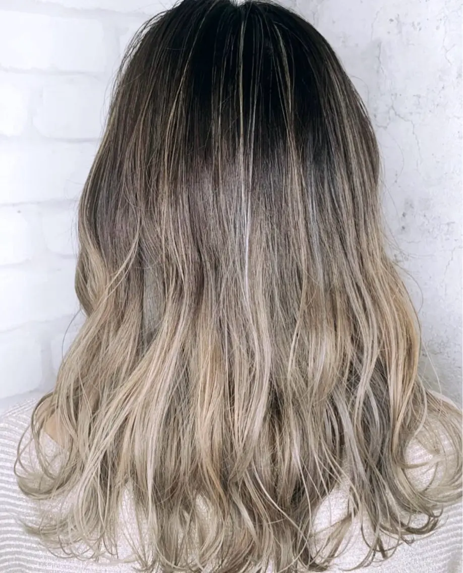 ミディアム カラー ヘアアレンジ バレイヤージュ ハイライトカラー ハイライト レイヤーカット ヘアカラー トリートメント ヘアセット トップスタイリスト Shoyaのヘアスタイル
