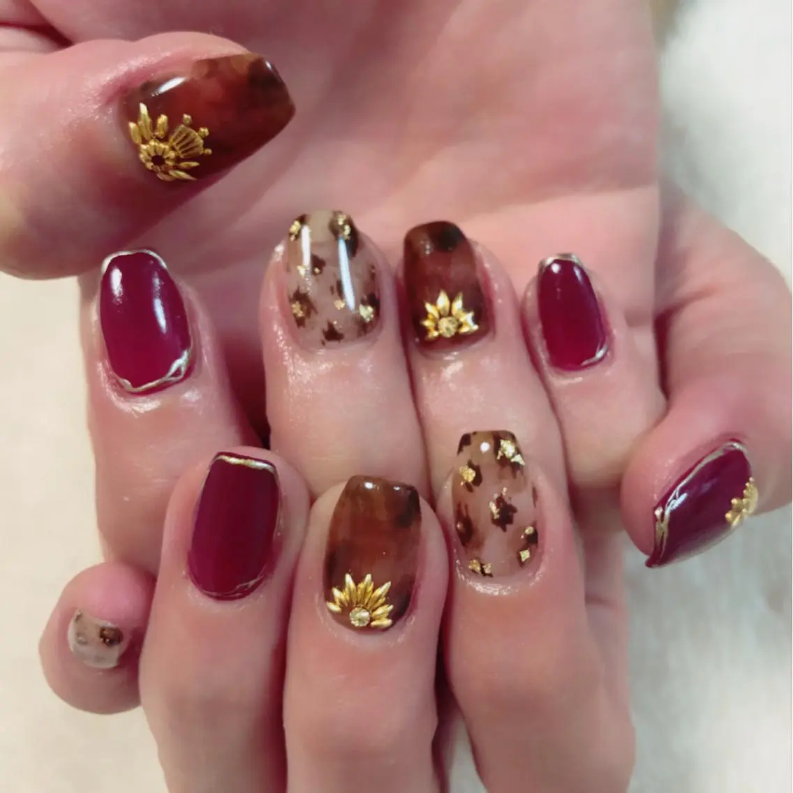 ネイル べっ甲ネイル ニュアンスネイル ハンドネイル MAYME TAMAKIのネイルデザイン
