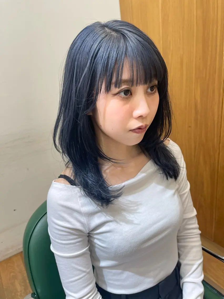 セミロング カラー 岩下 侑里のヘアスタイル