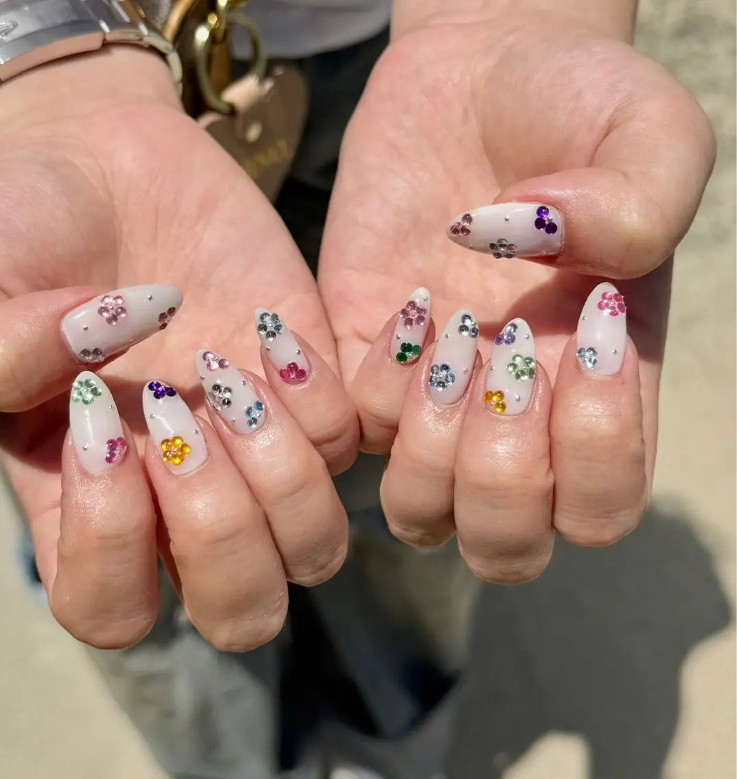ネイル フラワーネイル キラキラネイル ハンドネイル nailroom amyのネイルデザイン