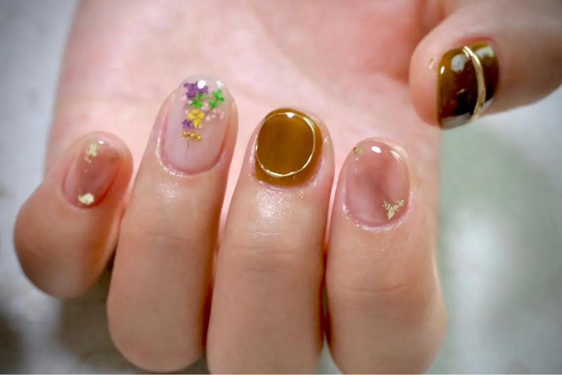 ネイル オーロラネイル カジュアル ジェルネイル ラメ(グリッター) マグネットネイル ハンドネイル MH Nailのネイルデザイン