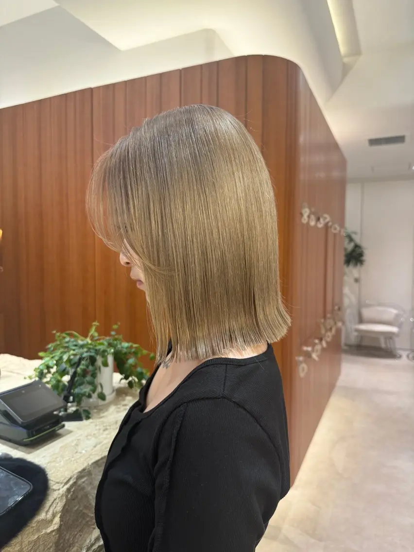 ミディアム カラー 切りっぱなしボブ ショートボブ ボブレイヤー ボブ くびれヘア カット ヘアカラー トリートメント 【渋谷】ボブ・ レイヤーボブ特化✂︎のヘアスタイル