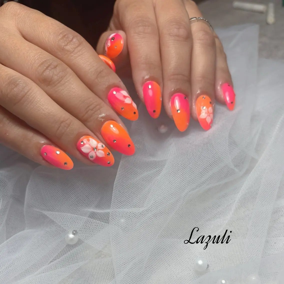 ミディアム ハンドネイル Lazuli 💎のネイルデザイン