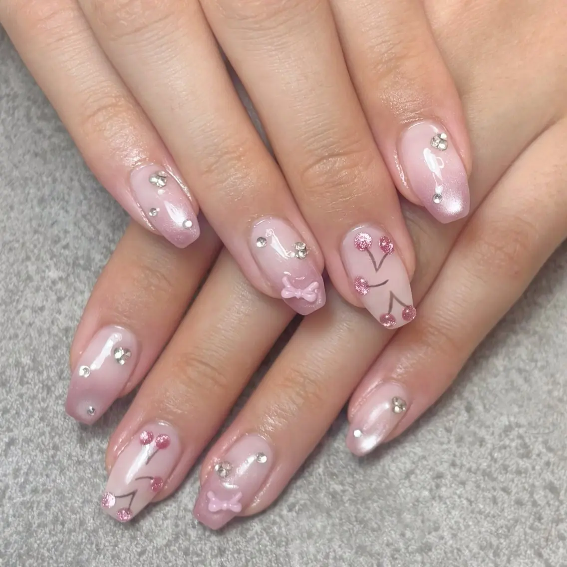 ネイル ハンドネイル nailroom DIASOMNIAのネイルデザイン