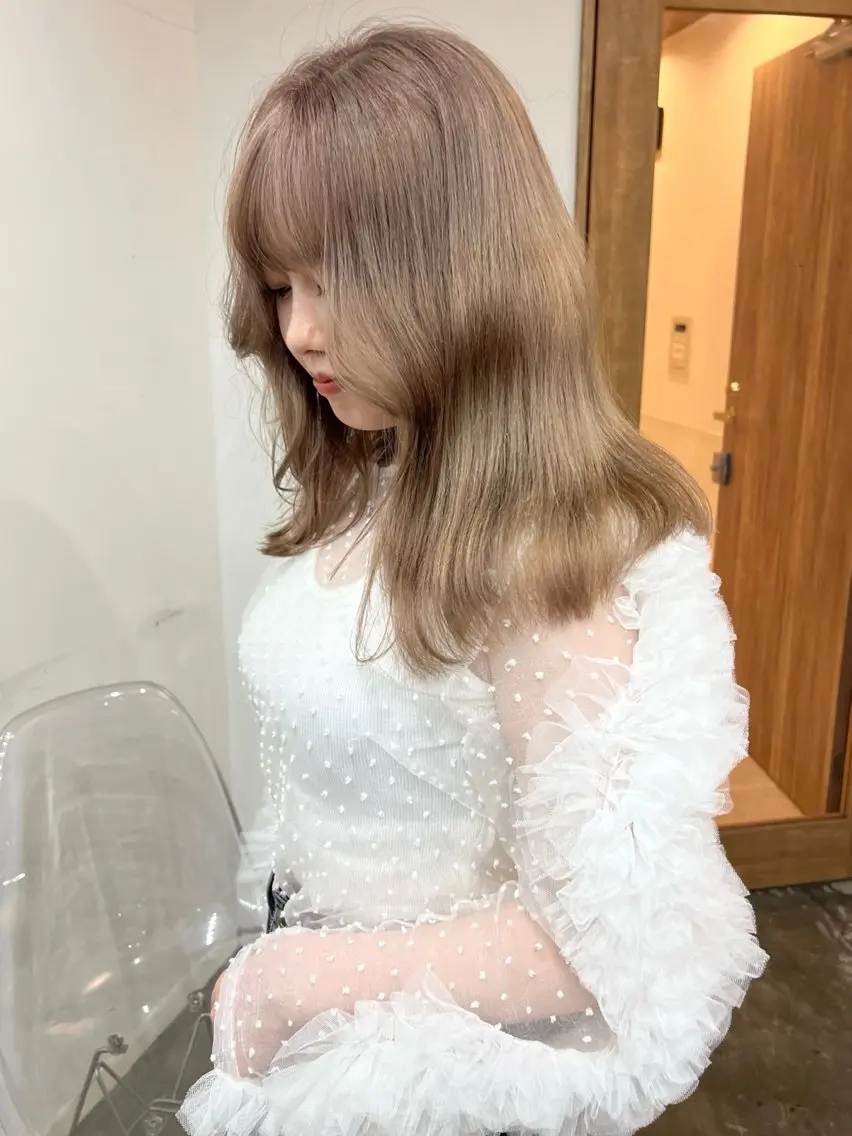 《ヘーゼルベージュ🥯》ダブルカラー＋トリートメント（ブリーチ1回​〜​）の写真