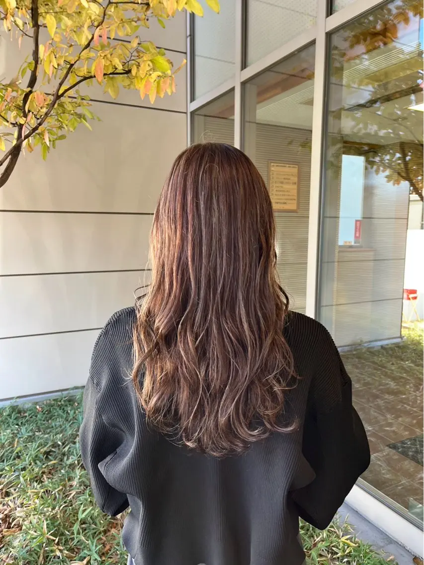 ロング ハイライト 山浦 貴恵のヘアスタイル