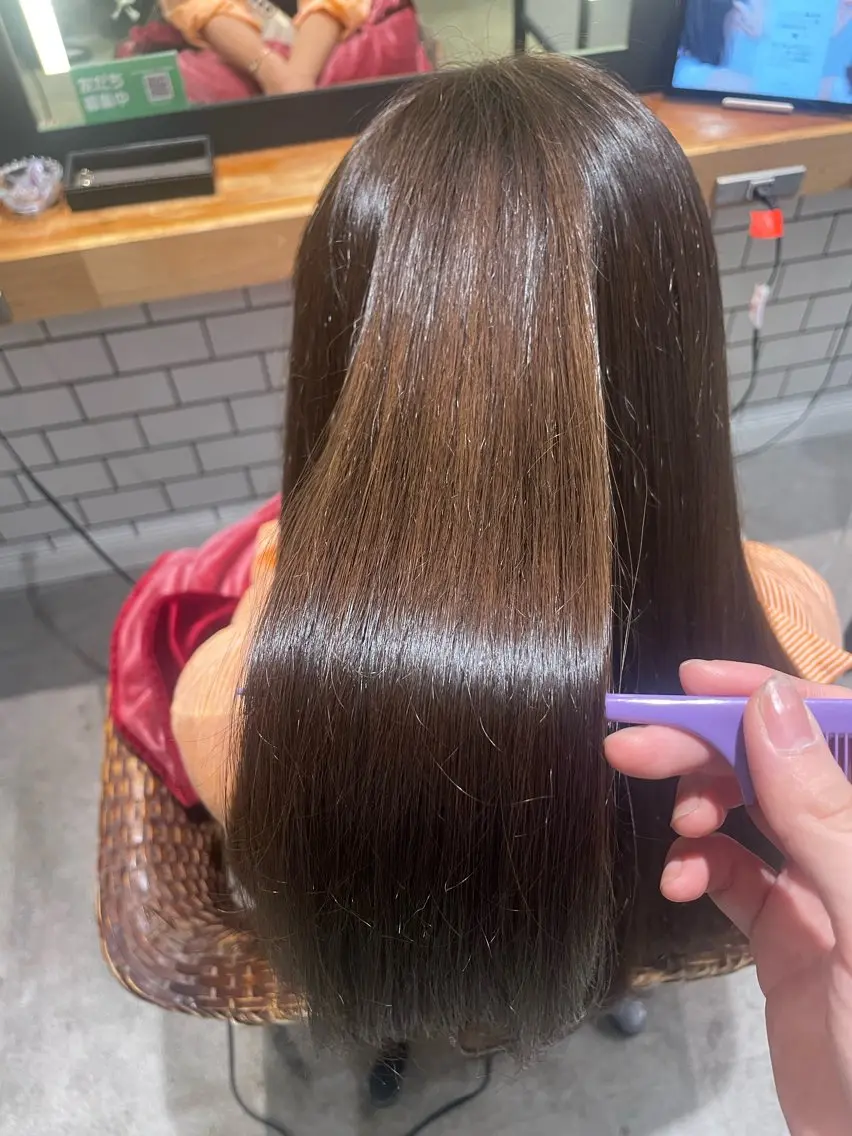 ロング 暖色カラー🤎Red Neo meiのヘアスタイル