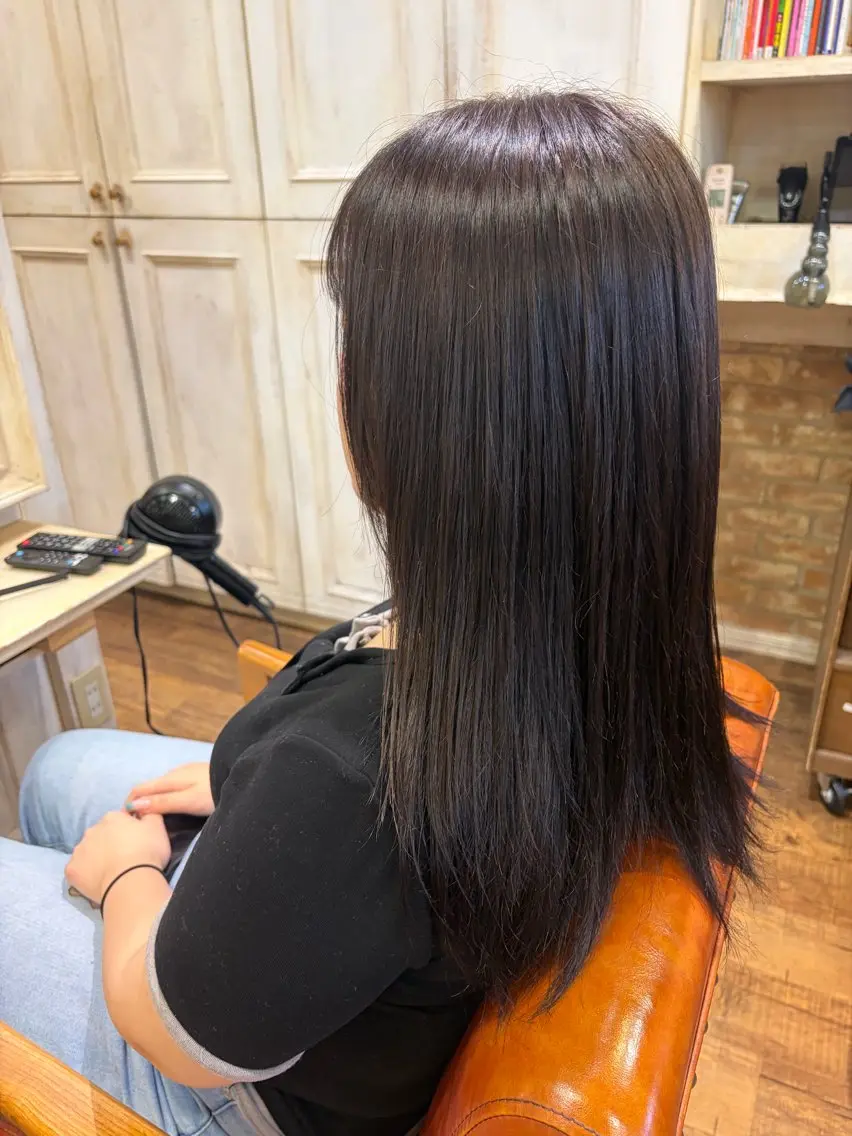 セミロング ヘアカラー 白鳥 李珠のヘアスタイル