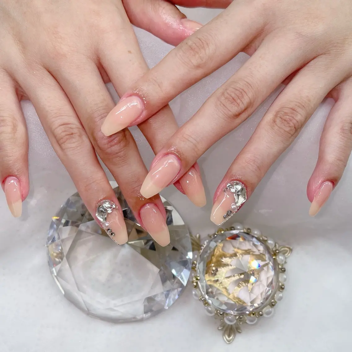 ネイル アートネイル オーロラネイル チークネイル 長さ出し フラッシュネイル misun_ nailのネイルデザイン
