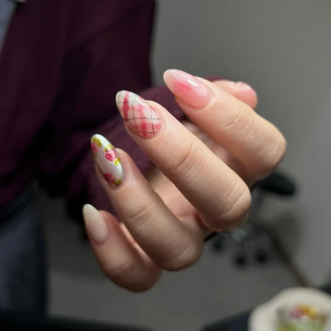 ネイル グラデーション ラメ(グリッター) マグネットネイル ミラーネイル ニュアンスネイル ハンドネイル Lumi de nailsのネイルデザイン