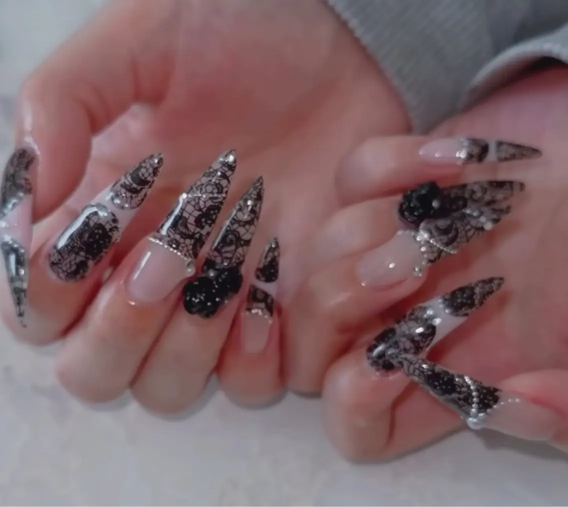 ネイル オーロラネイル フレンチネイル ジェルネイル ハロウィン キラキラネイル ハンドネイル H.baby Nail Salonのネイルデザイン