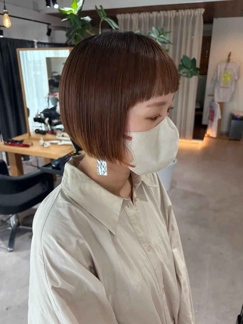 ショート ボブ オン眉 カット aina / n.w.hのヘアスタイル