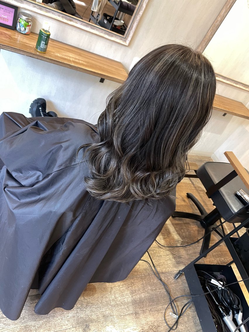 ミディアム ミディアムパーマ ハイライト marou 新柏のヘアスタイル