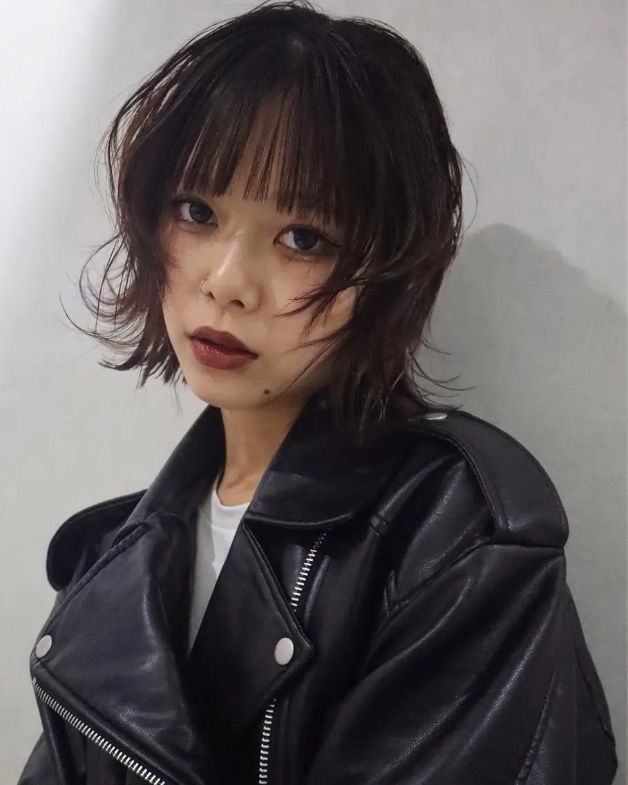 ミディアム カット ヘアカラー レイヤー/ブリーチ iwamiya岩見谷のヘアスタイル