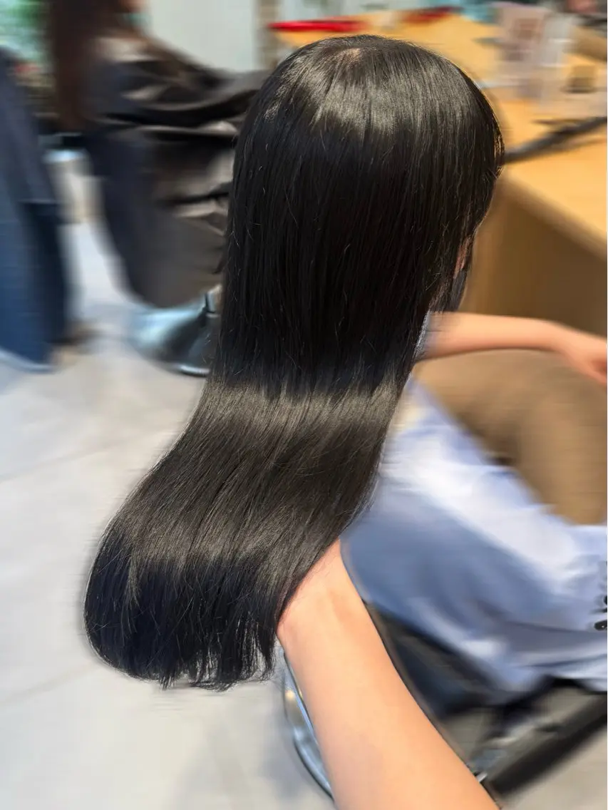 ロング カラー トリートメント ヘッドスパ ヘアセット ミオ💎ショート 透ける暗髪のヘアスタイル