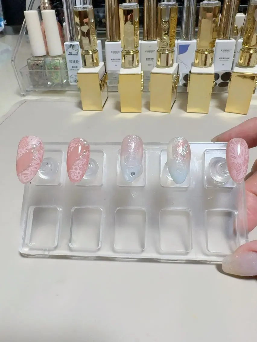 セミロング AMI Nailsalonのネイルデザイン