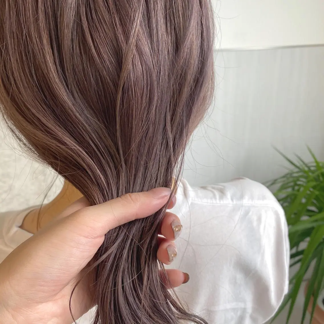 ロング カラー ベージュカラー ラベンダーカラー ラベンダーベージュ ナツミ/透明感カラー /酸性縮毛矯正のヘアスタイル