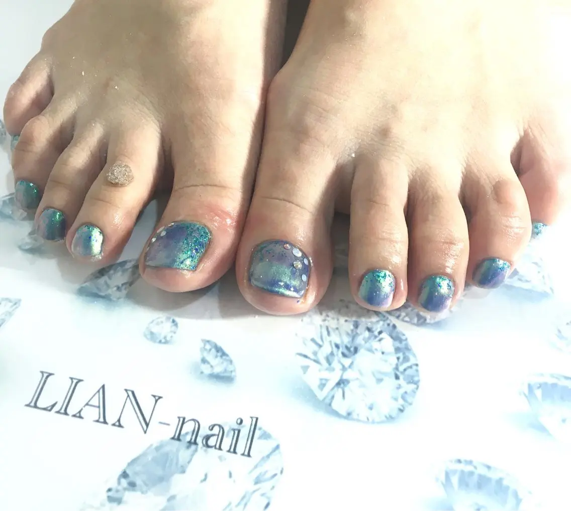 ネイル ラメ(グリッター) ミラーネイル フットネイル LIAN- nailのネイルデザイン