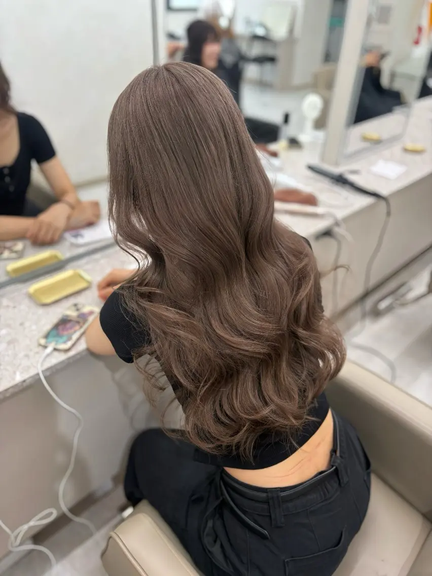 ロング カラー ヘアカラー トリートメント ハイトーン/モテ髪 🎀hina🎀のヘアスタイル