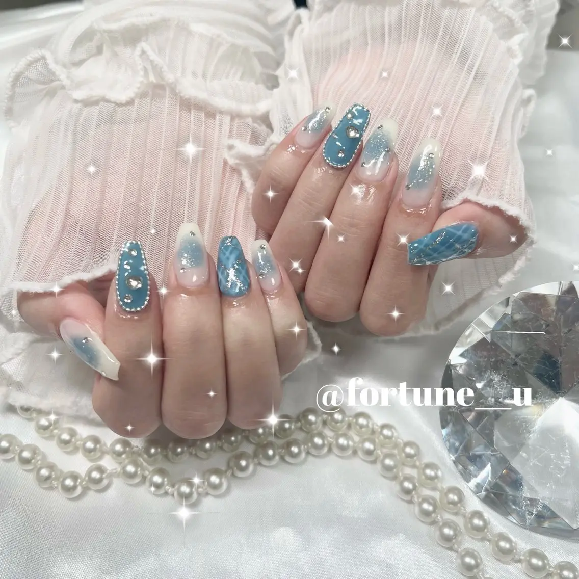 ネイル チークネイル ガーリー 韓国ネイル 水色 持ち込み ハンドネイル 💜6/20空✩.* Yuuna💜のネイルデザイン