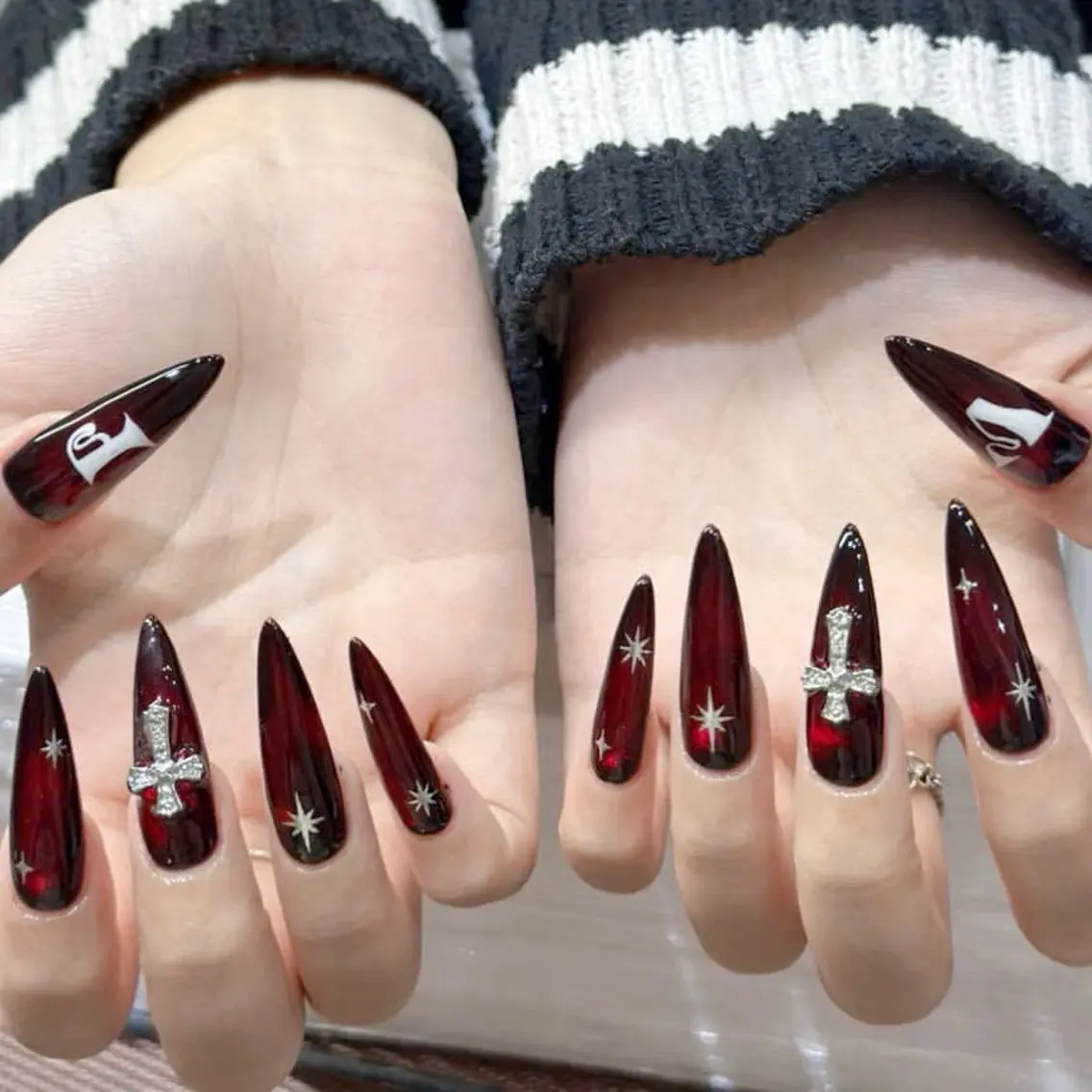 ネイル チークネイル フレンチネイル グラデーション キラキラネイル 韓国ネイル Minette nailHuongのネイルデザイン