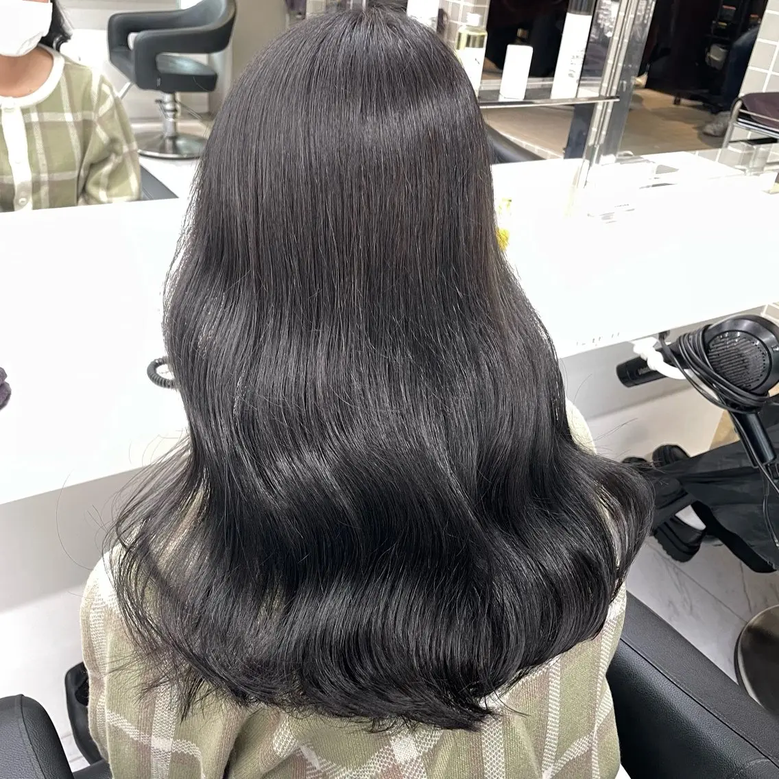 セミロング カラー ヘアアレンジ 韓国レイヤー&ピンク 艶髪🩶maikoのヘアスタイル
