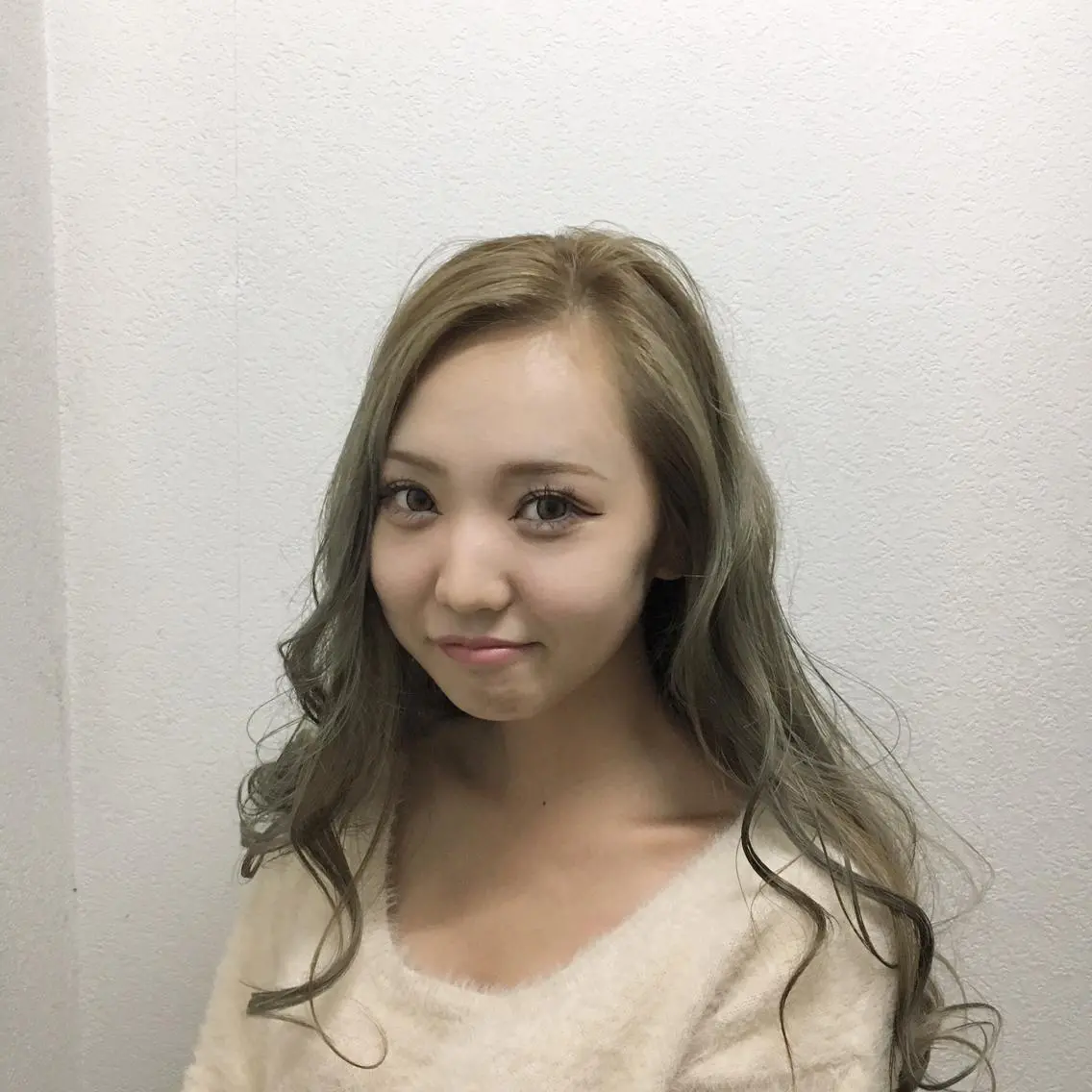 セミロング カラー 透明感カラー グレージュ ミルクティーグレージュ JILBLAN京都 ショート/ハイライトのヘアスタイル